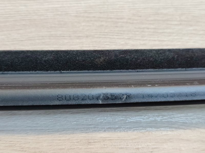 Уплотнитель стекла двери внешний