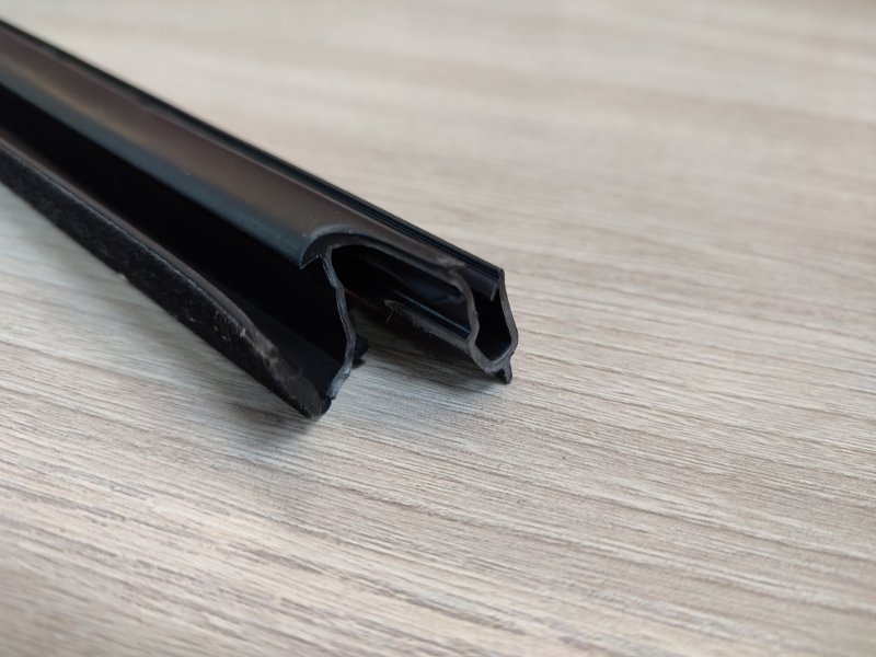 Уплотнитель стекла двери внутренний