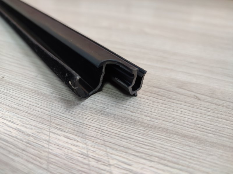 Уплотнитель стекла двери внутренний