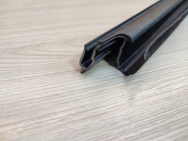 Уплотнитель стекла двери внутренний