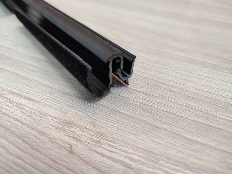 Уплотнитель стекла двери внутренний