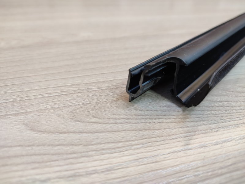 Уплотнитель стекла двери внутренний