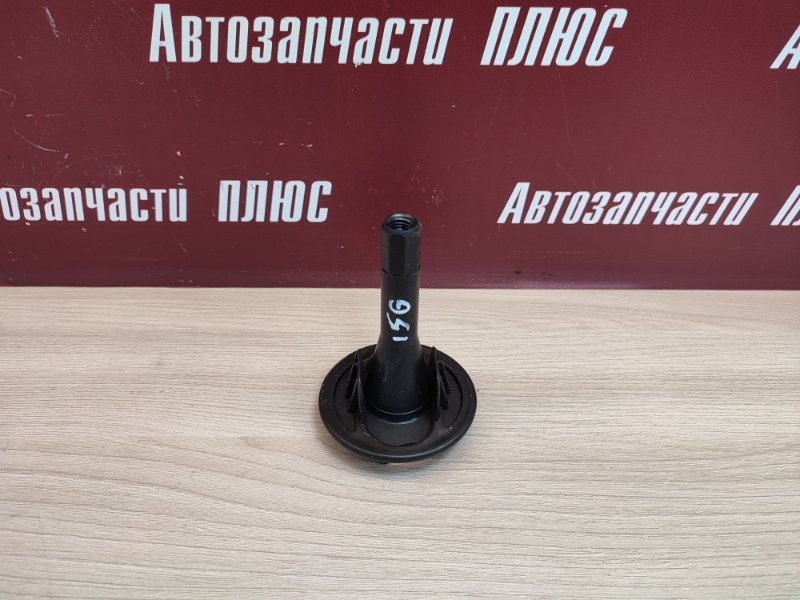 Крепление запасного колеса