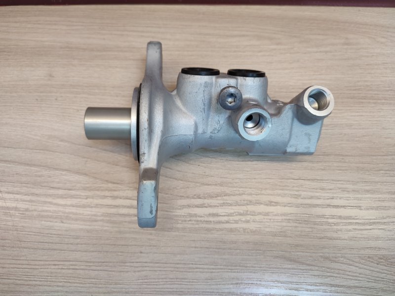 Главный тормозной цилиндр