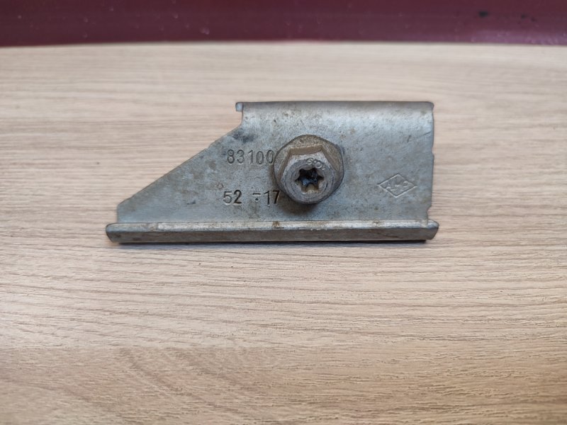 Крепление акб