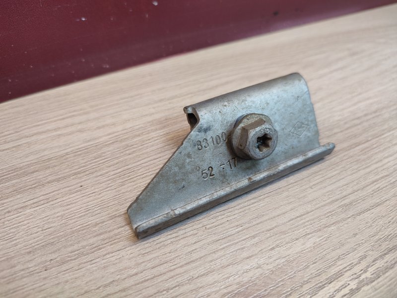 Крепление акб