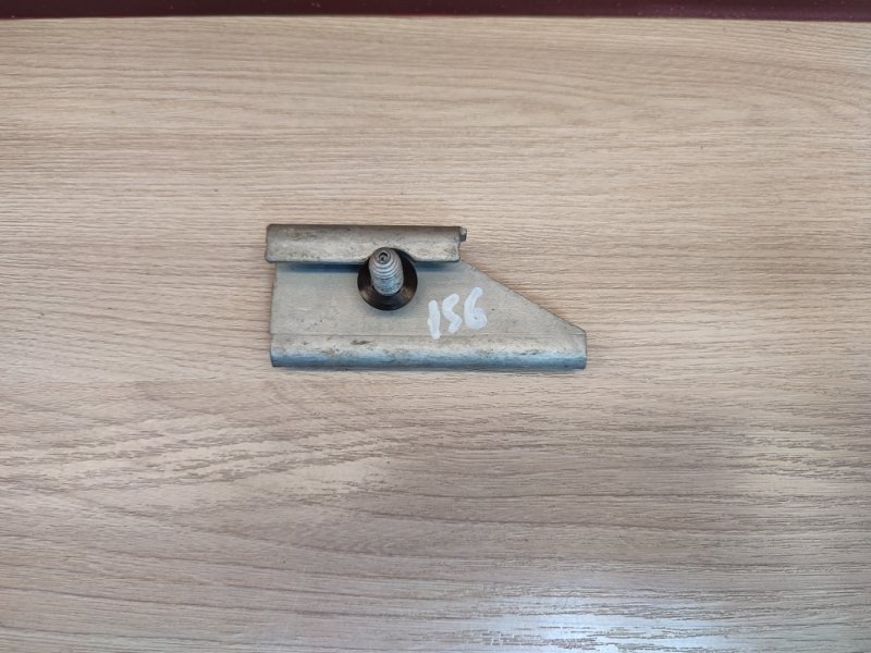 Крепление акб