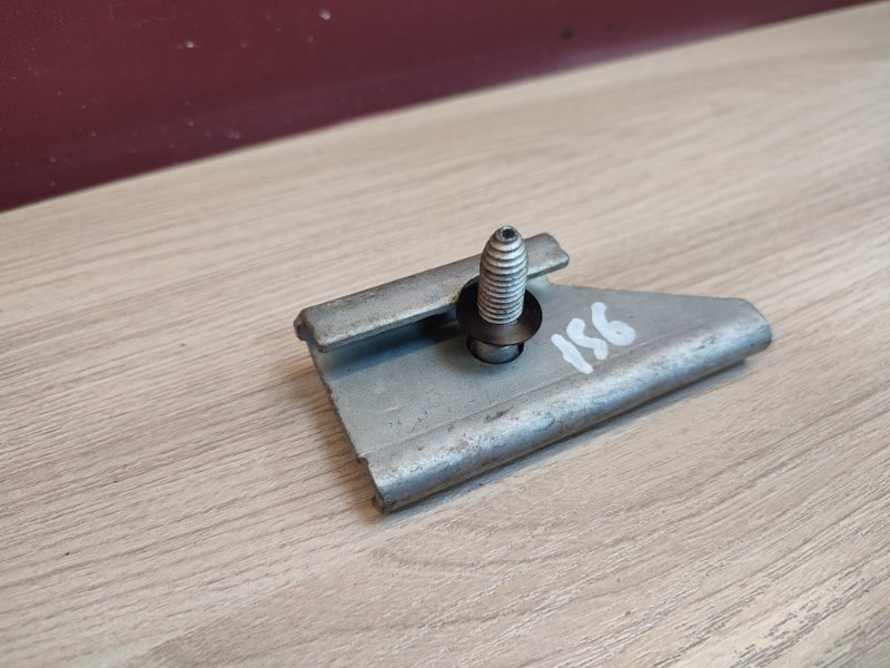 Крепление акб