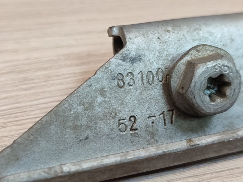 Крепление акб