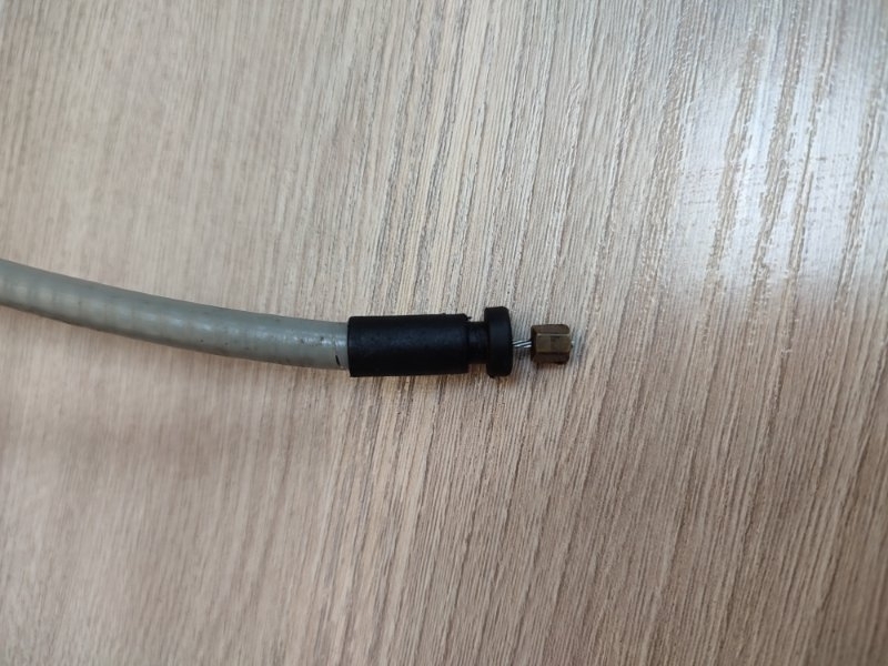 Трос замка капота