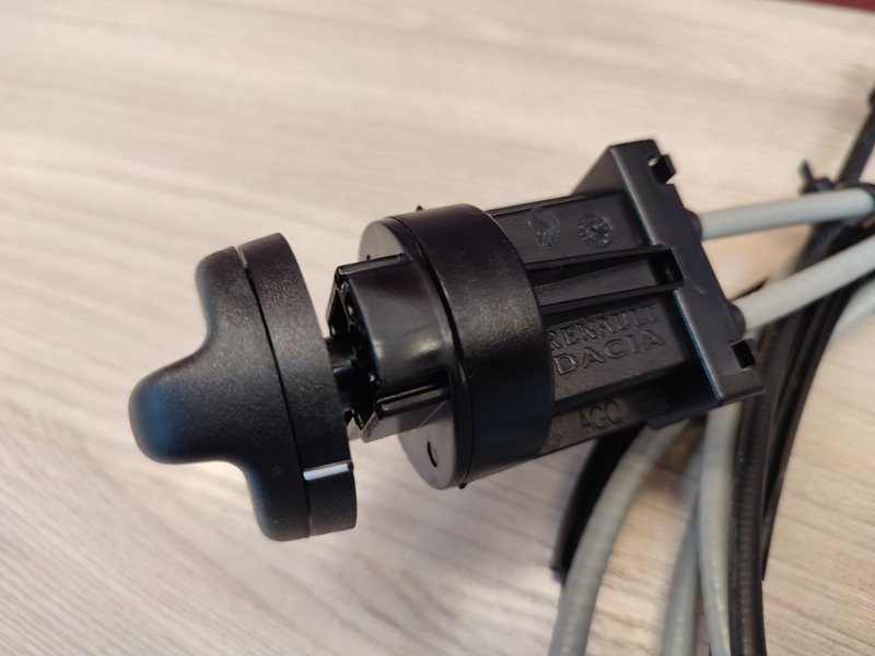 Трос замка капота