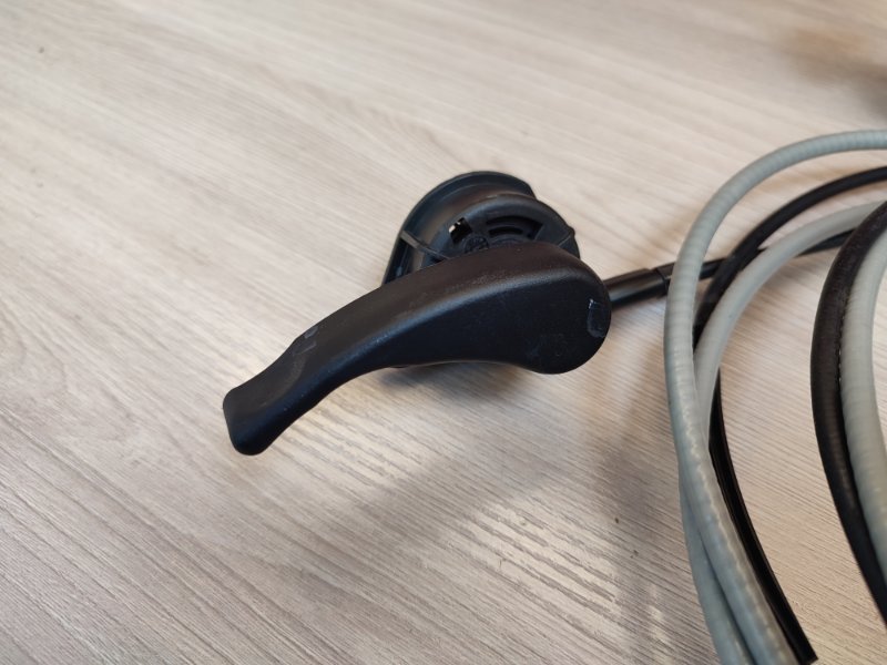 Трос замка капота