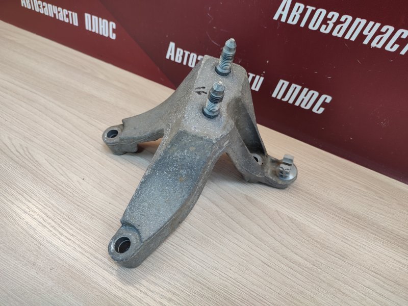 Кронштейн кпп