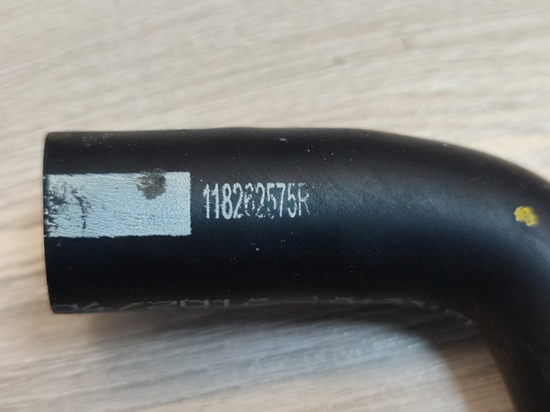 Трубка вентиляции картера