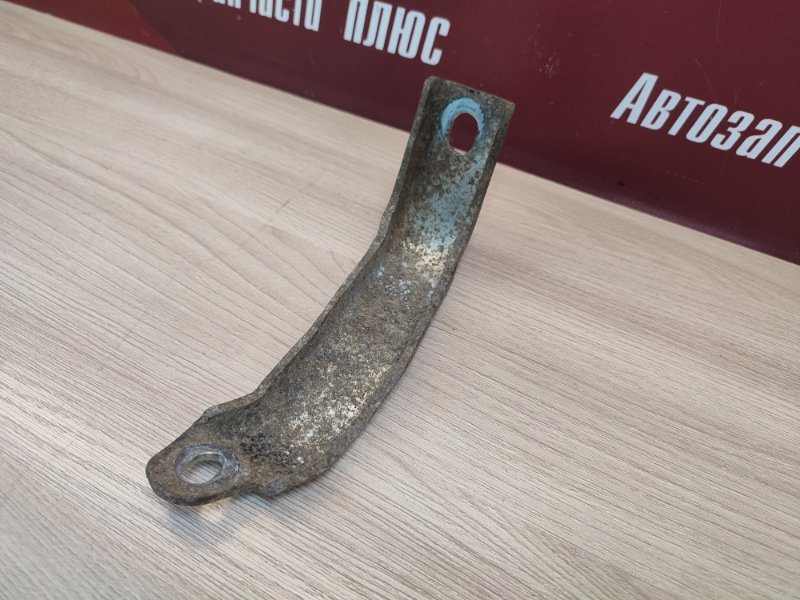 Кронштейн впускного коллектора