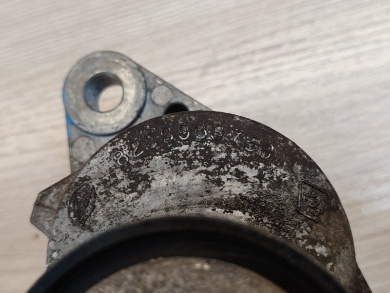 Ролик натяжителя