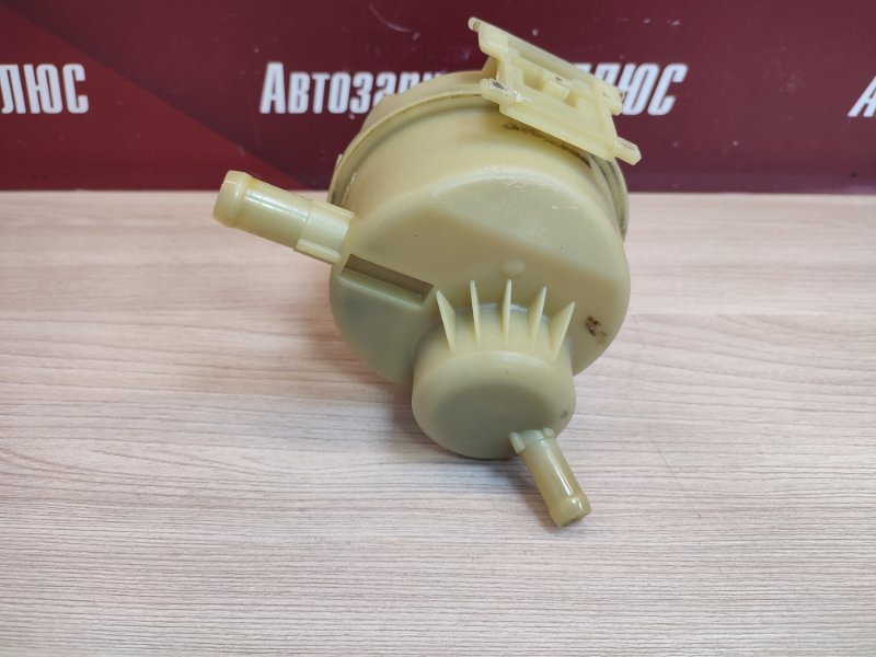 Бачок гидроусилителя руля