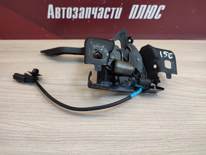 Замок капота