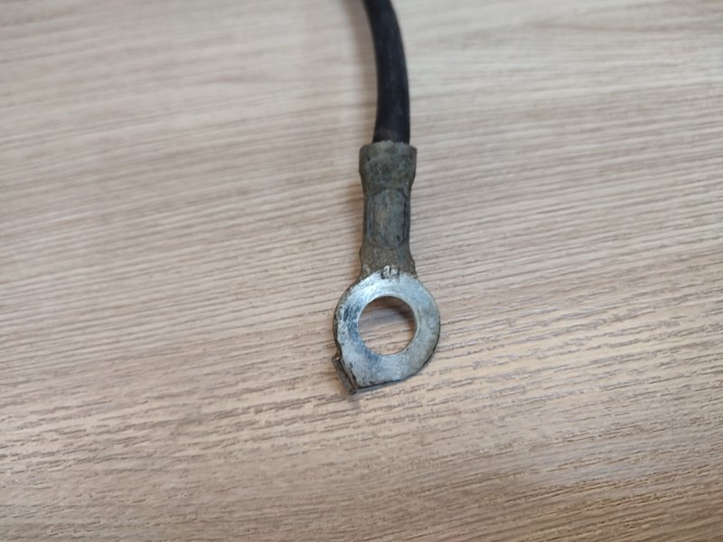 Клемма аккумулятора (минусовая)