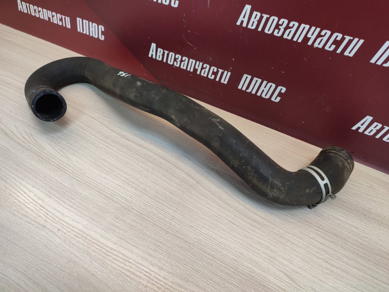 Верхний патрубок радиатора