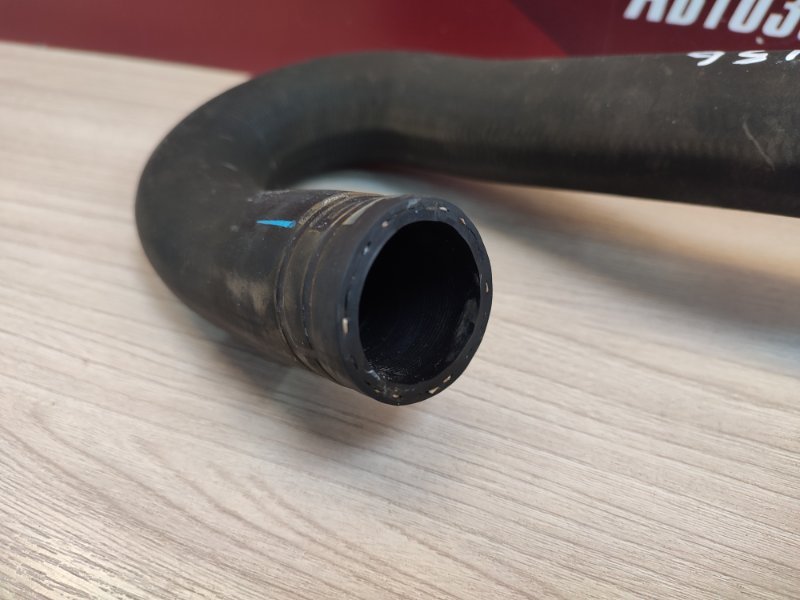 Верхний патрубок радиатора