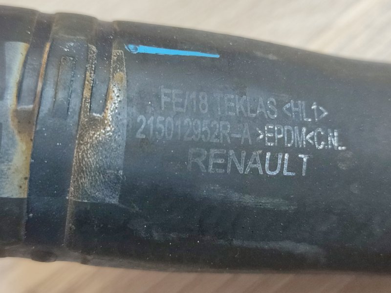 Верхний патрубок радиатора