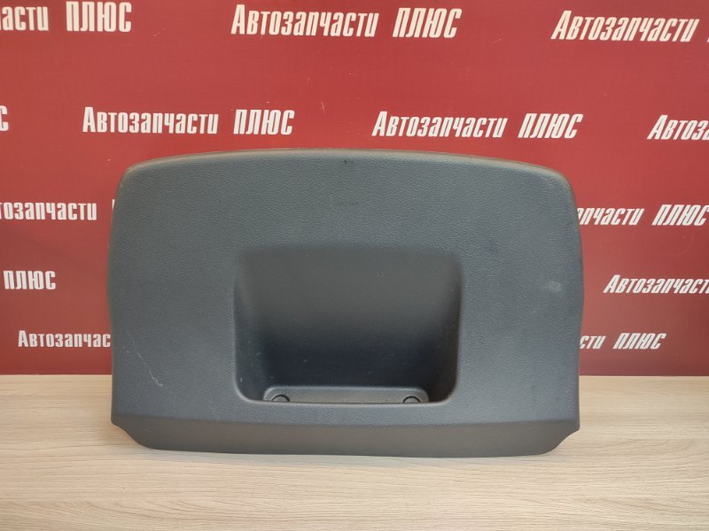 Обшивка двери багажника