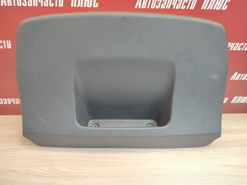 Обшивка двери багажника