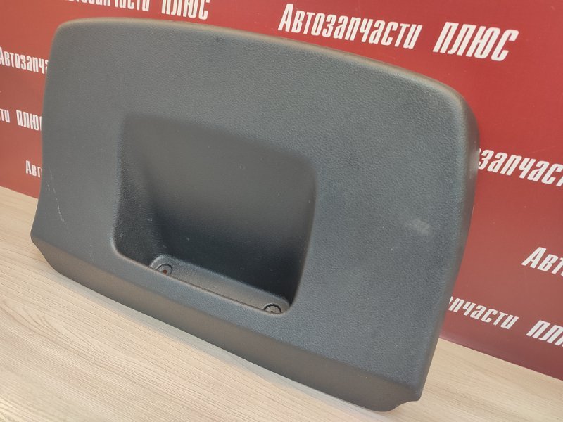 Обшивка двери багажника