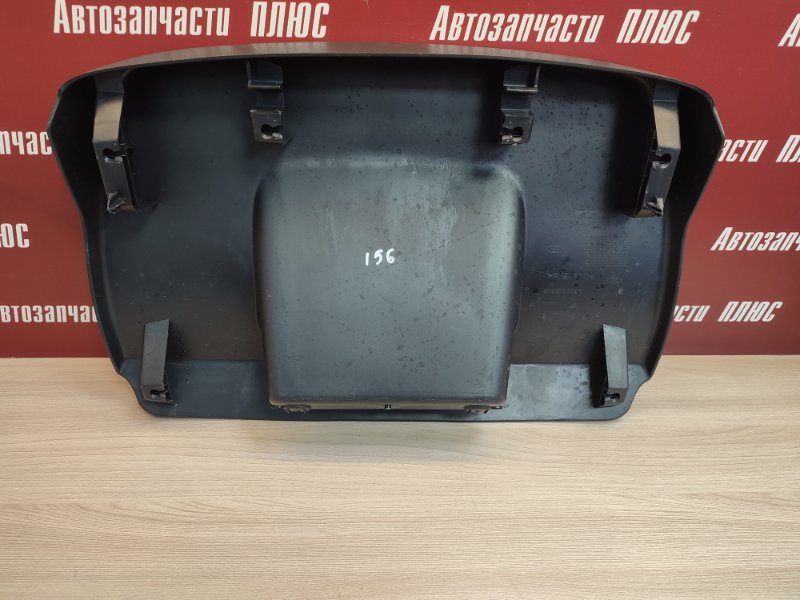 Обшивка двери багажника