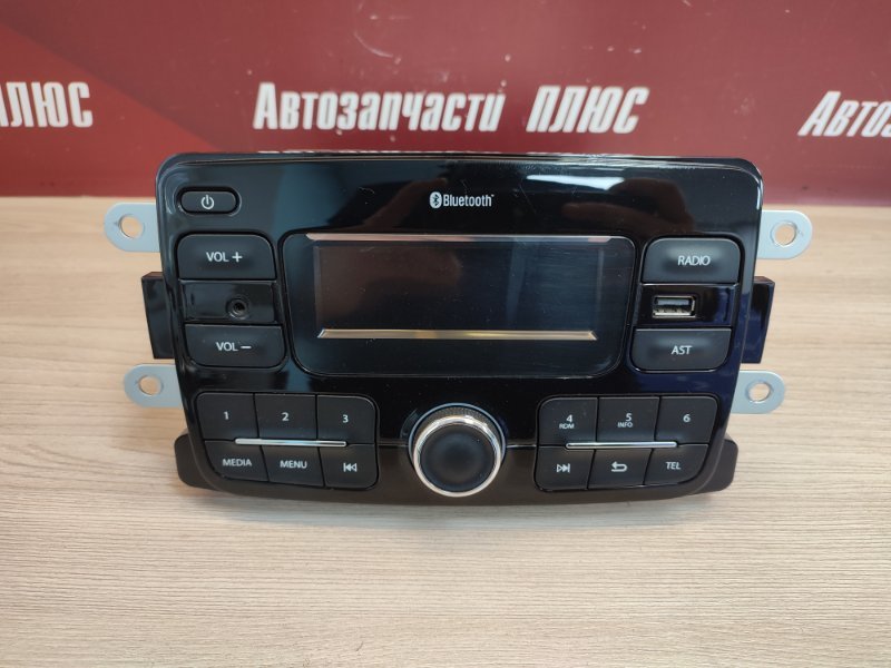 Магнитола штатная