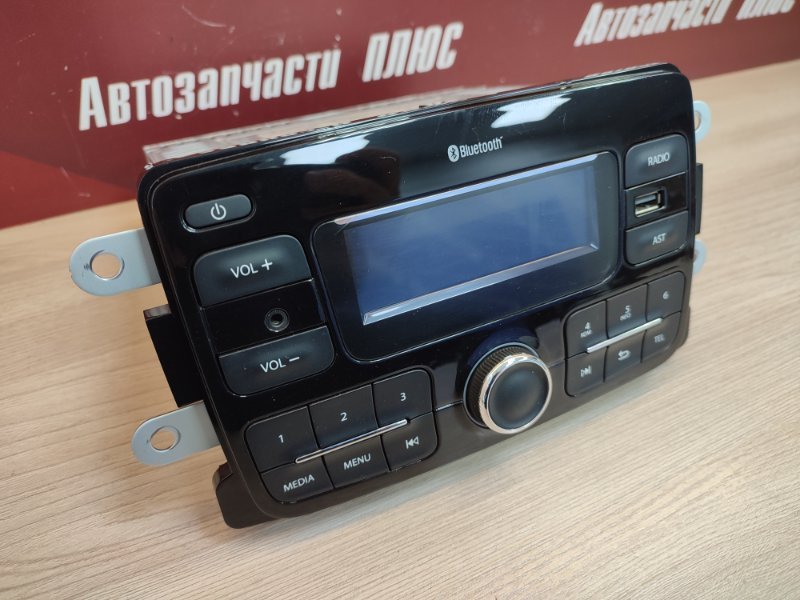 Магнитола штатная