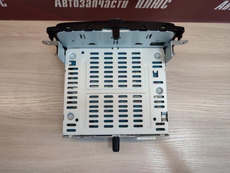 Магнитола штатная