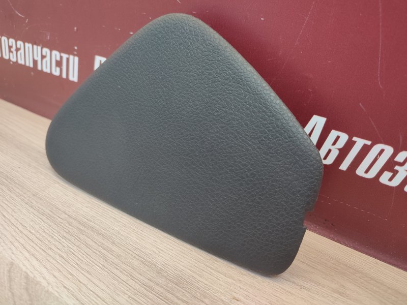 Крышка блока предохранителей салона