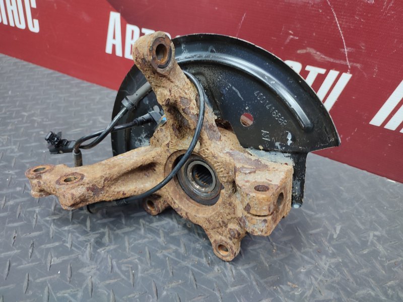 Кулак поворотный