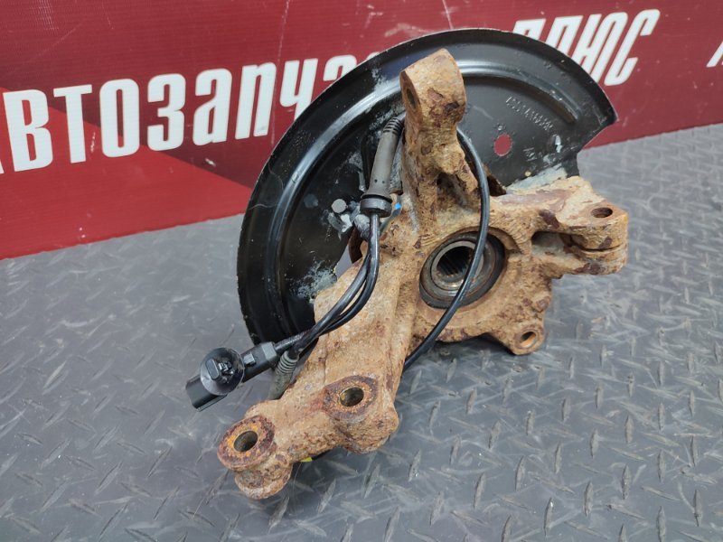 Кулак поворотный