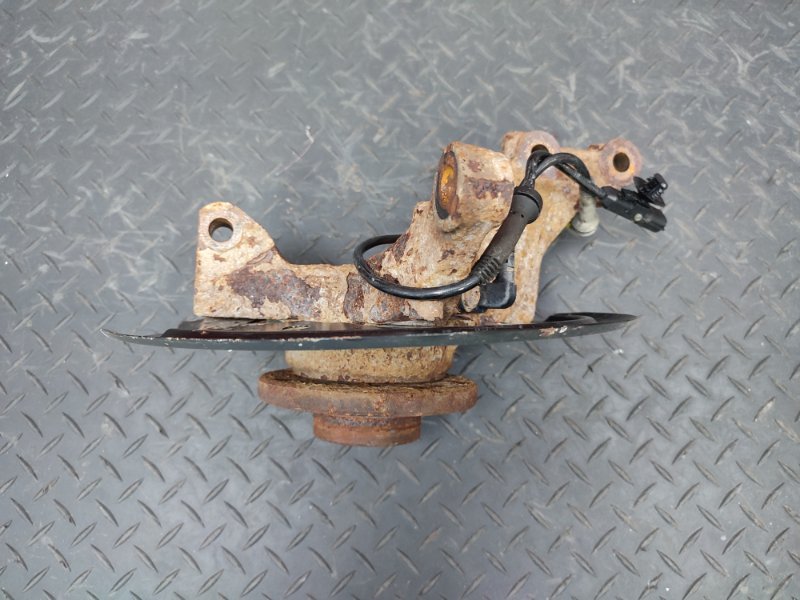 Кулак поворотный