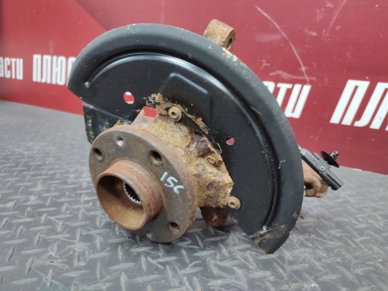 Кулак поворотный