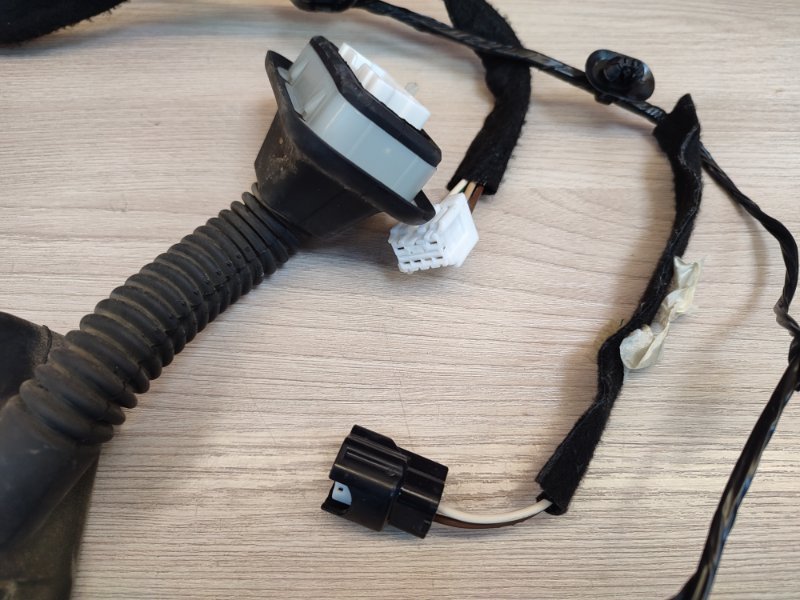 Проводка     двери