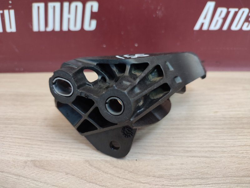 Кронштейн троса КПП