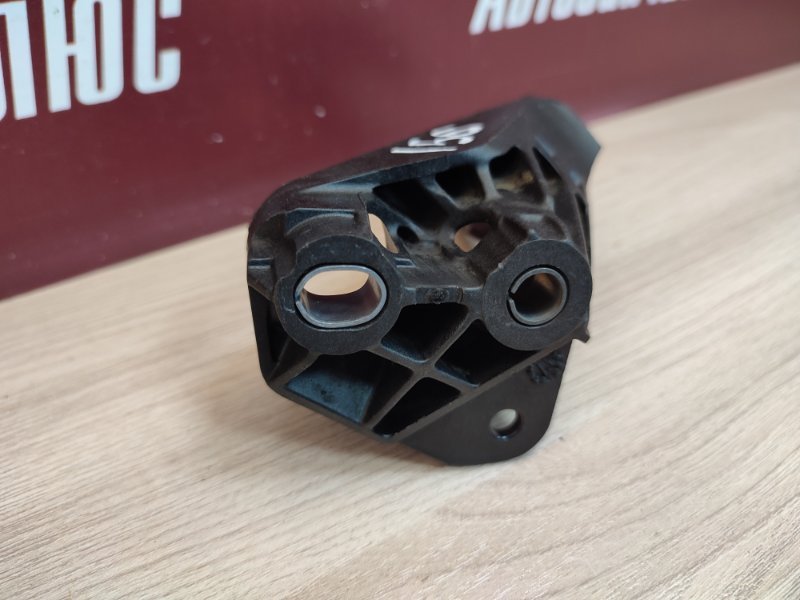 Кронштейн троса КПП