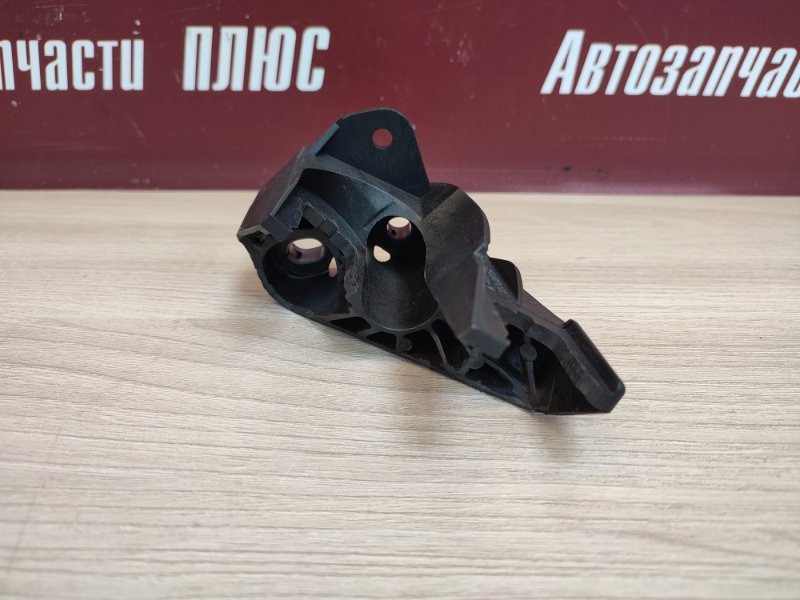 Кронштейн троса КПП