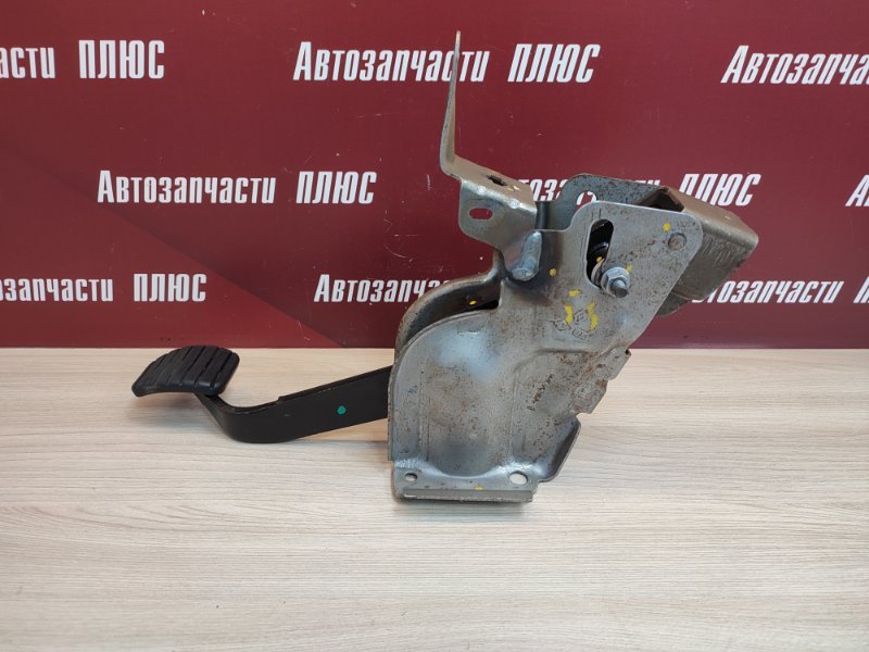 Педаль тормоза