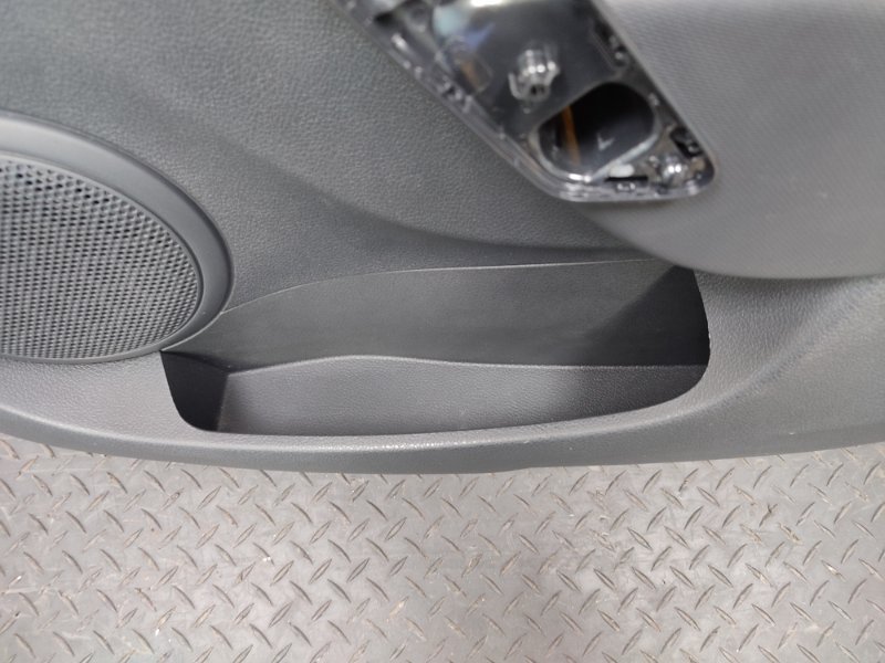 Обшивка боковой двери