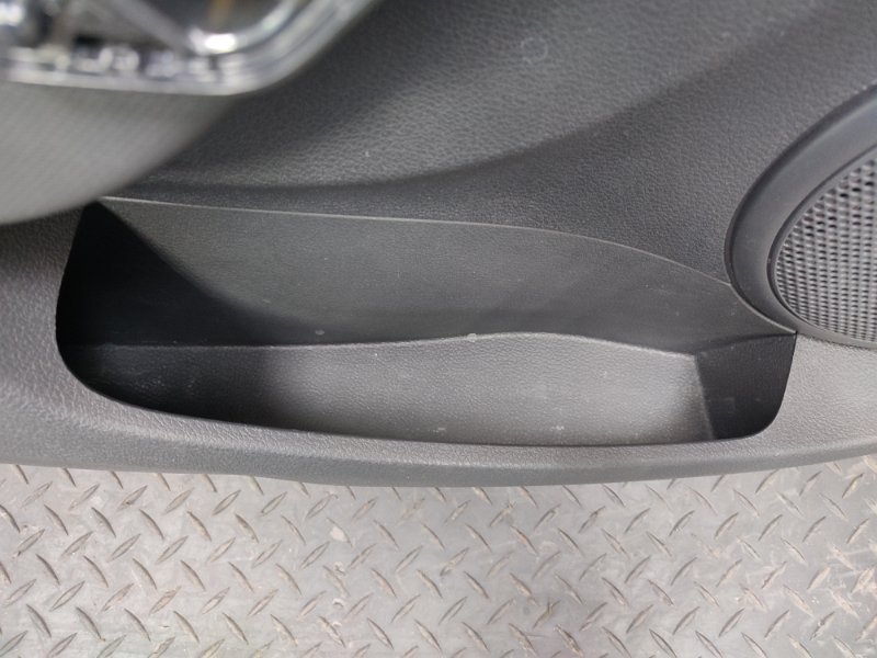 Обшивка боковой двери