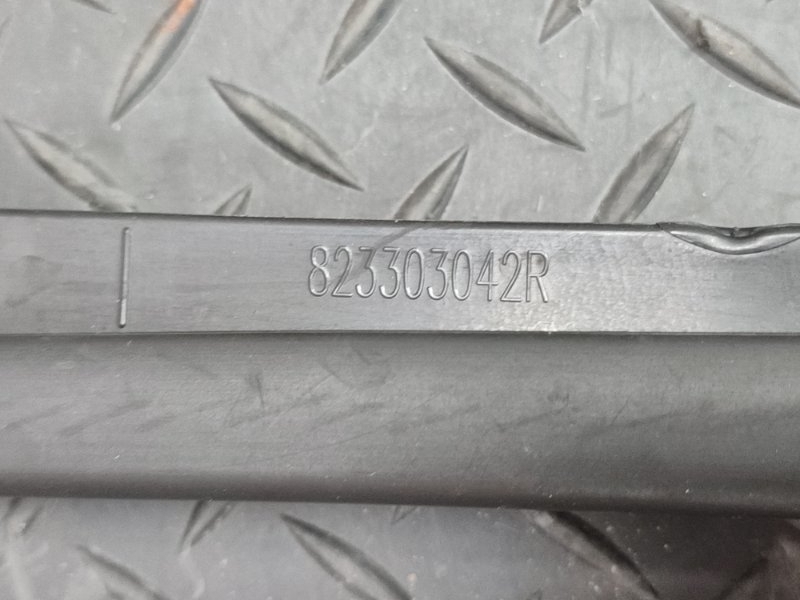 Уплотнитель стекла двери