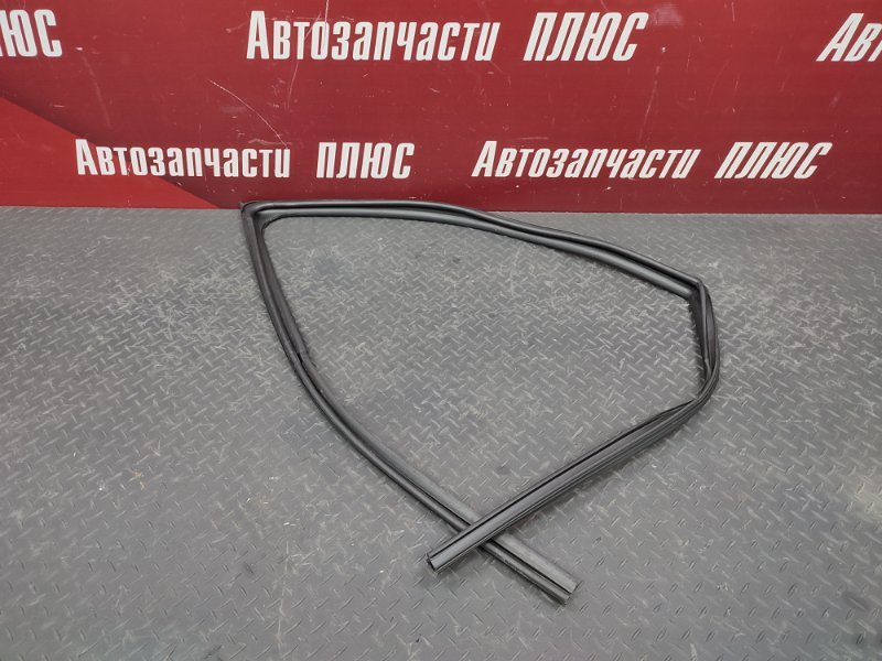 Уплотнитель стекла двери