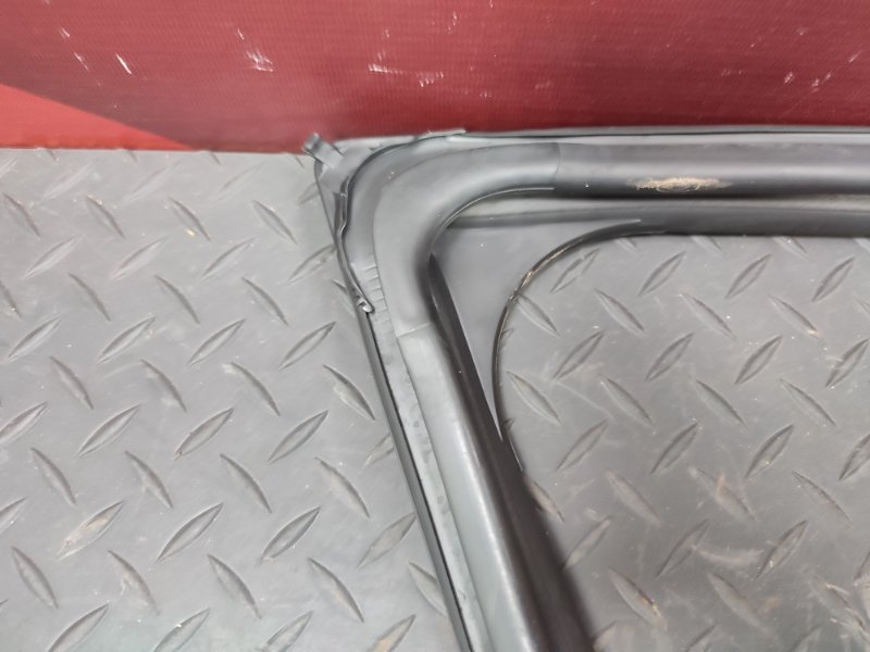 Уплотнитель стекла двери