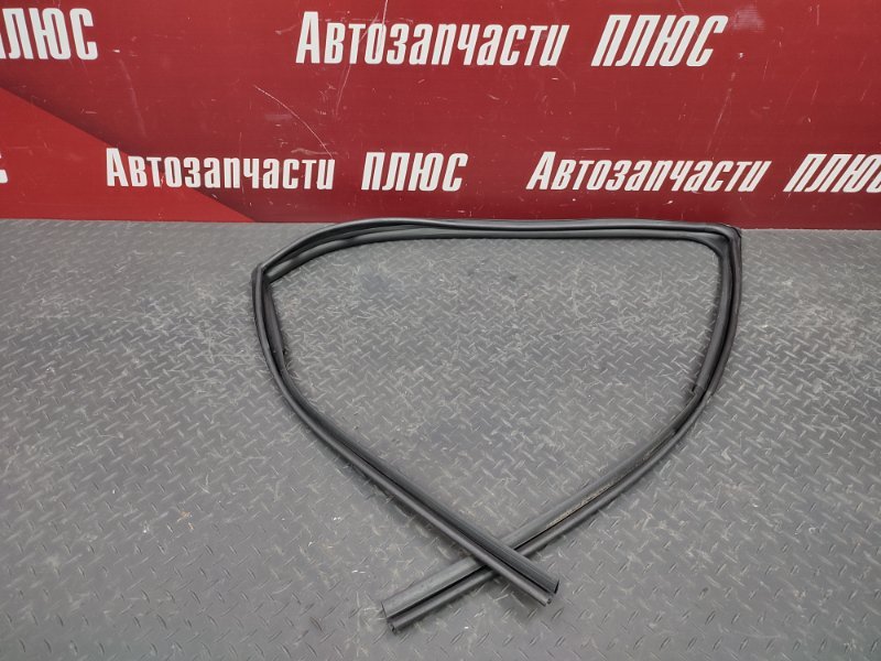 Уплотнитель стекла двери