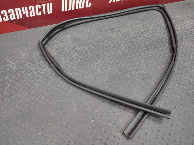 Уплотнитель стекла двери